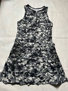 IBKUL pixelated camo printed sleeveless dress size small